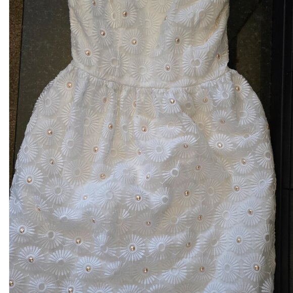 Lilly Pulitzer Payton Dress Strapless White Pinwheel Floral Pearls 00 - Picture 3 of 4